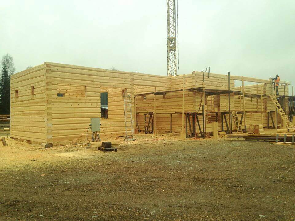 log house construction